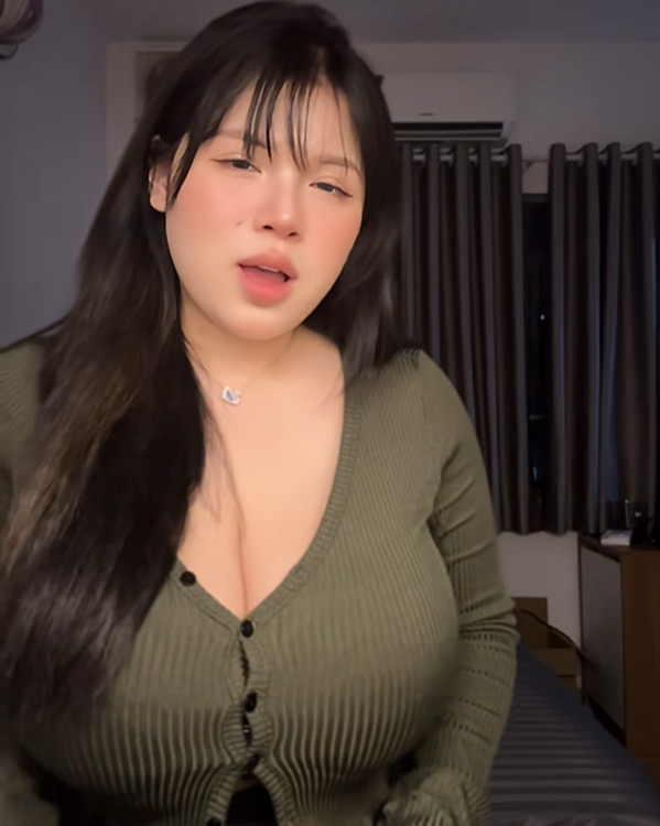 Võ Thị Thu Trang Vòng một ấn tượng