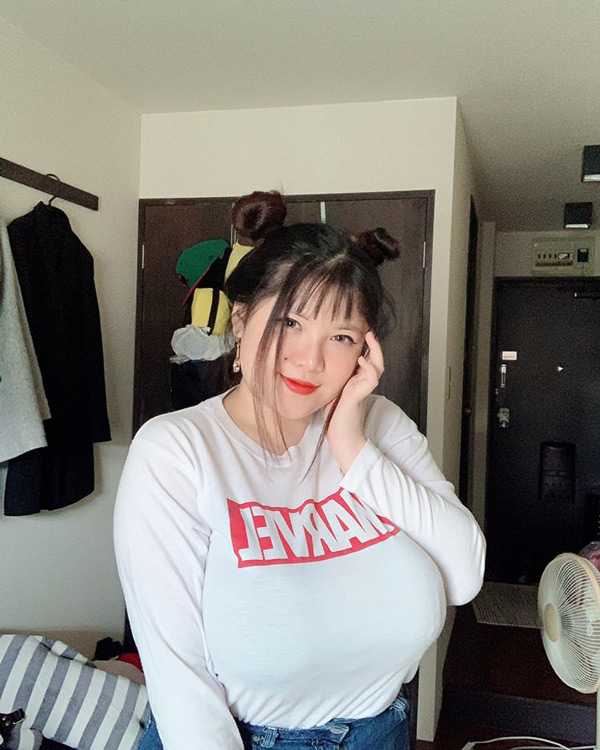 Võ Thu Trang sở hữu vòng một quyến rũ