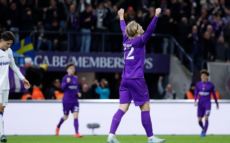 Huấn luyện viên tài ba và chiến lược