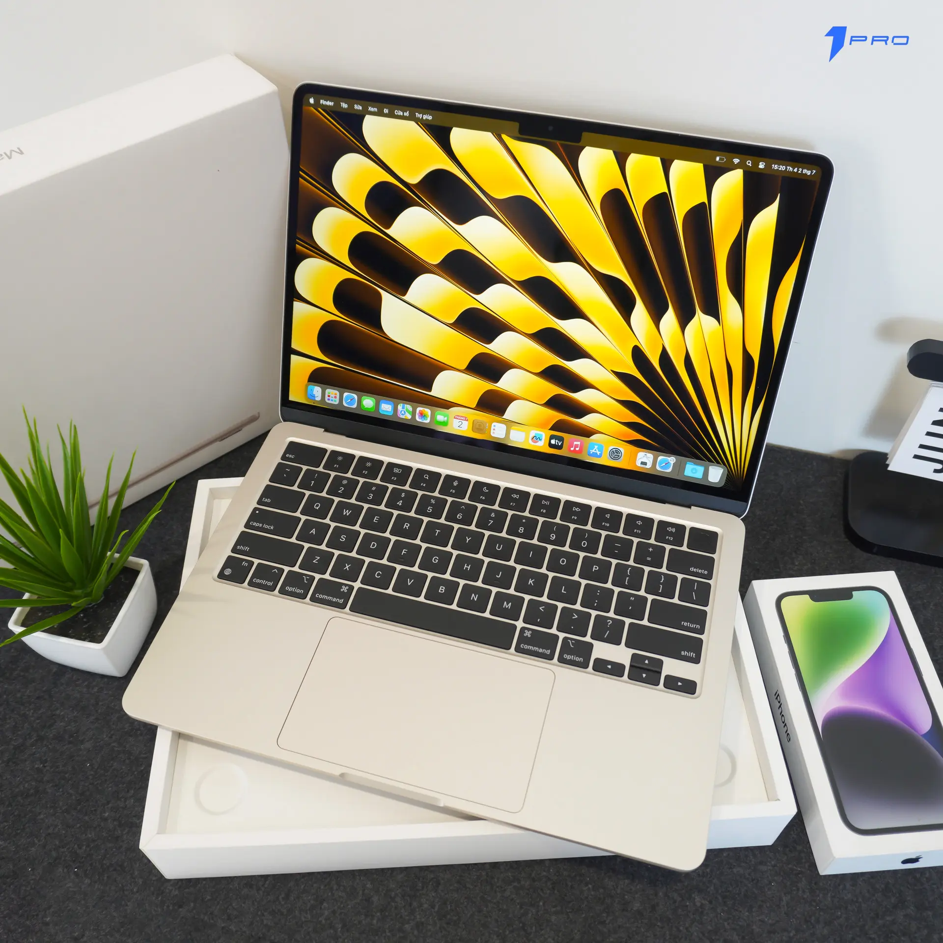 Macbook Air M4 xử lý công việc hàng ngày