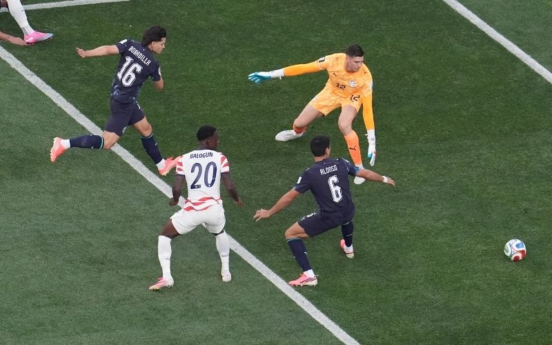 Pha phản lưới nhà đầy nghiệt ngã của hậu vệ tại kỳ World Cup 2026 vừa qua