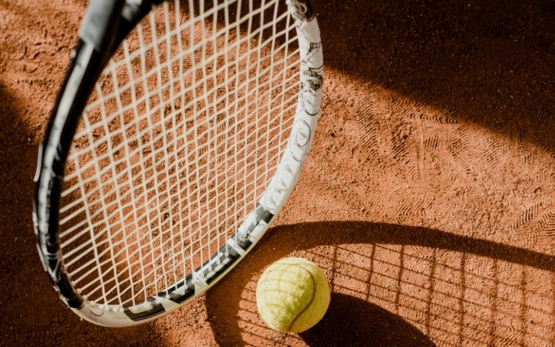 Bí quyết chọn giày tennis chuẩn xác theo bề mặt sân đấu