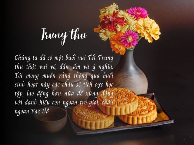 nguoi dan chuong trinh hoa trang chi hang va chu cuoi tren san khau